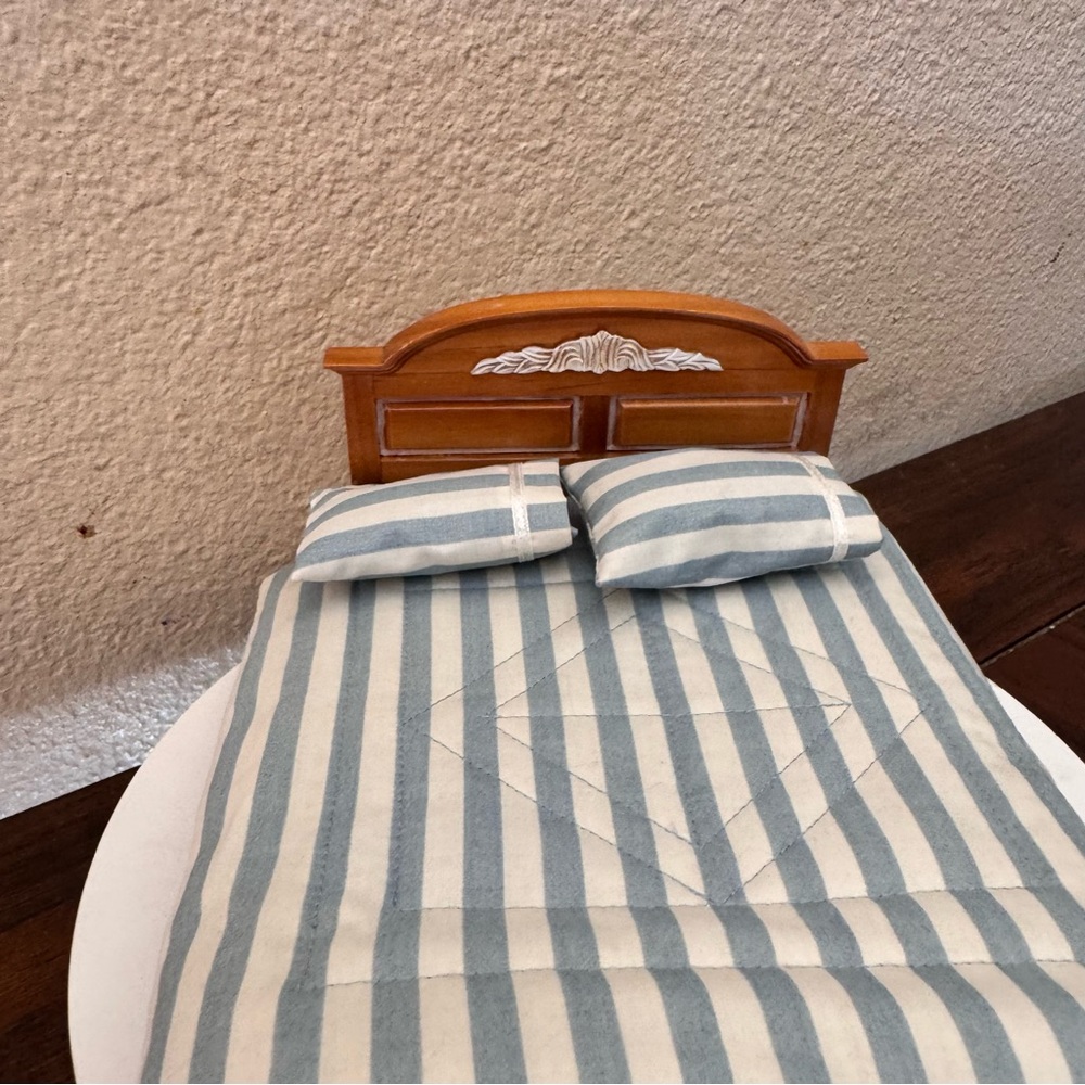 Vintage dollhouse furniture wood bed frame bed blue and white stripe bedding - Picture 4 of 8